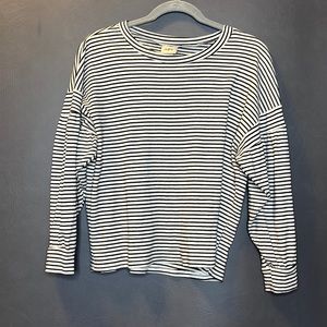 Striped Daytrip long balloon sleeve 🖤🤍